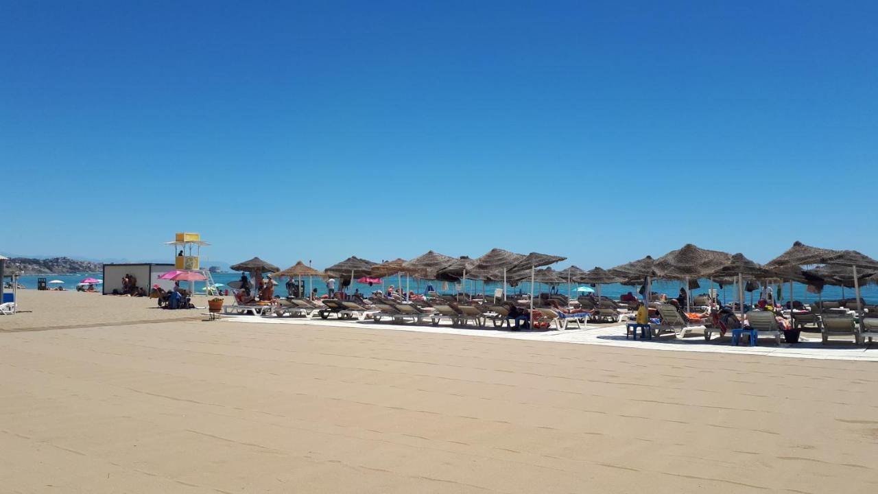 Nice Apartment In Hotel Ronda 4 First Beach Line Fuengirola Exteriör bild